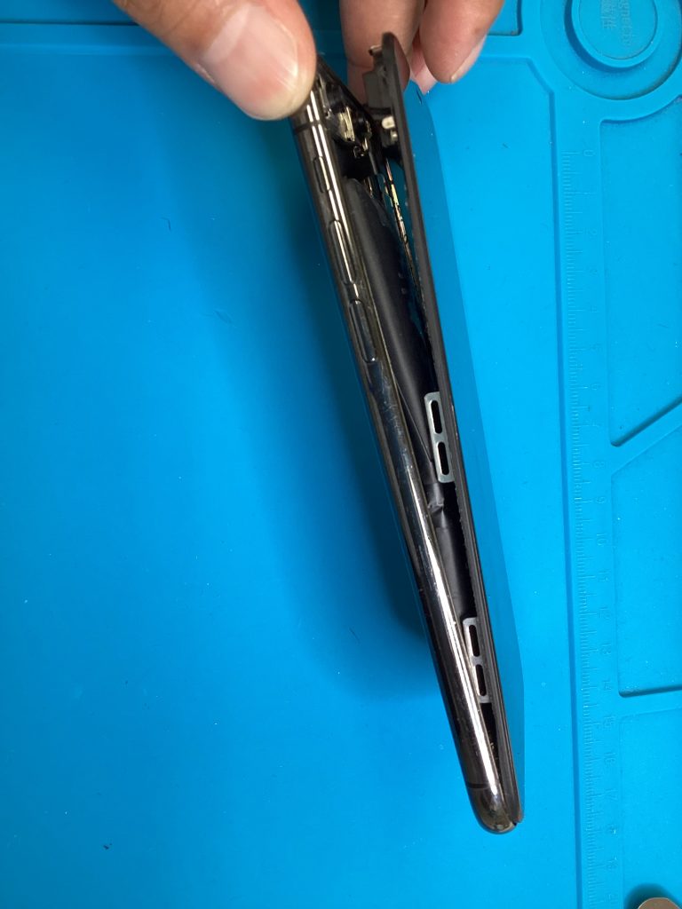 バッテリー膨張